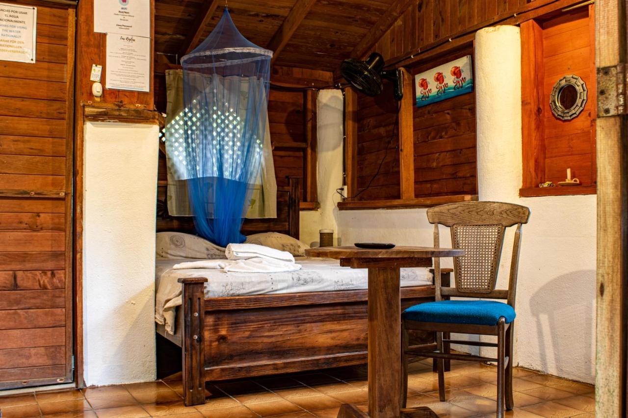 Chalet Y Cabinas Hibiscus Cahuita Kültér fotó