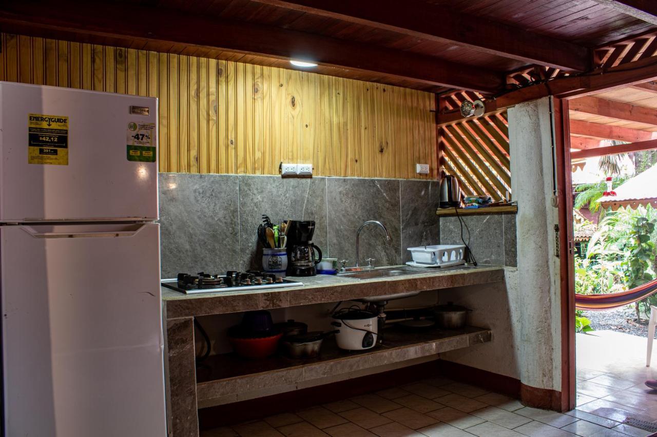 Chalet Y Cabinas Hibiscus Cahuita Kültér fotó