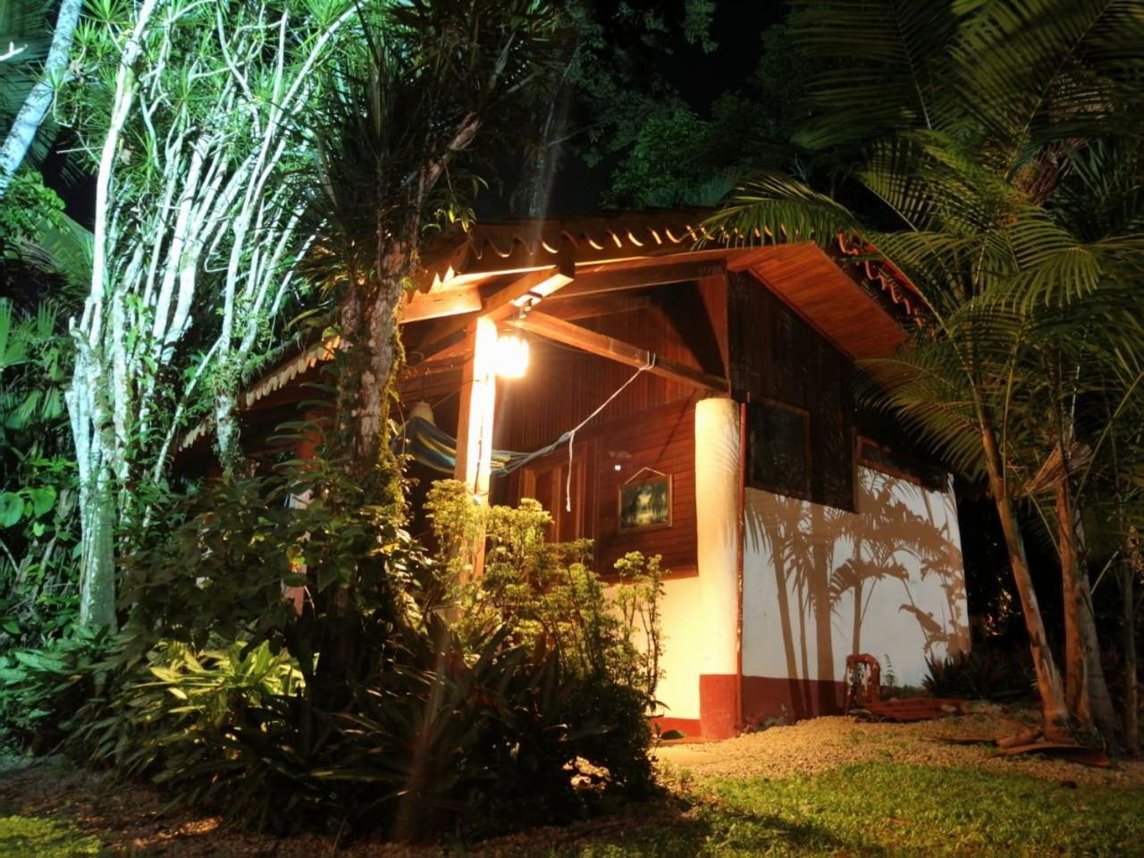 Chalet Y Cabinas Hibiscus Cahuita Kültér fotó