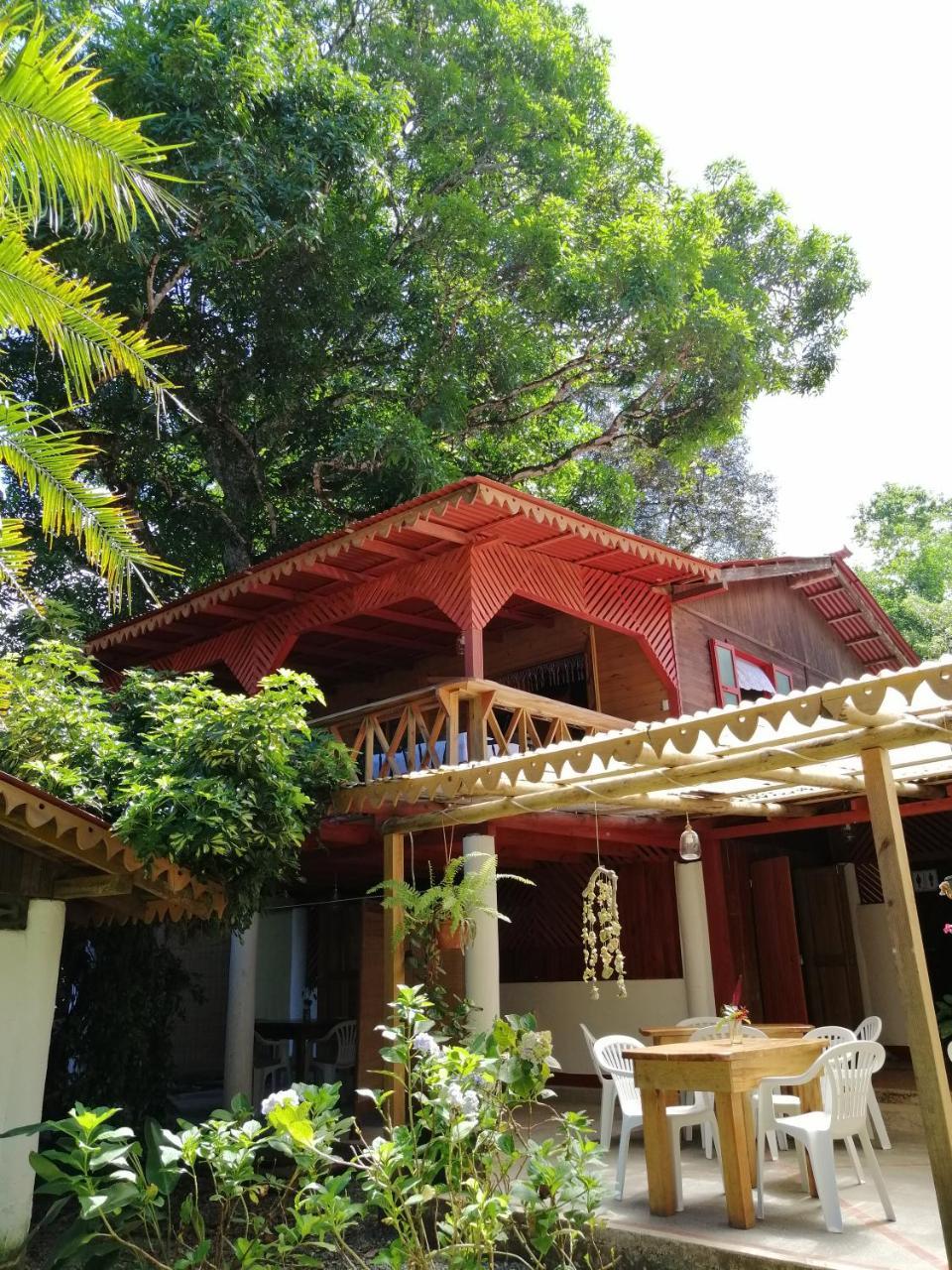 Chalet Y Cabinas Hibiscus Cahuita Kültér fotó
